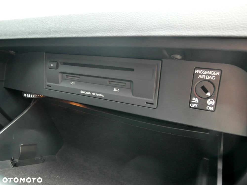 Skoda Octavia 2.0 TDI RS - 40