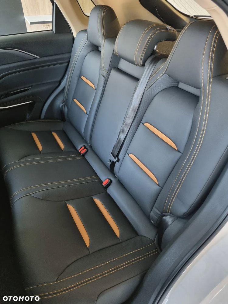 Bestune T77 1.5T Business DCT - 13