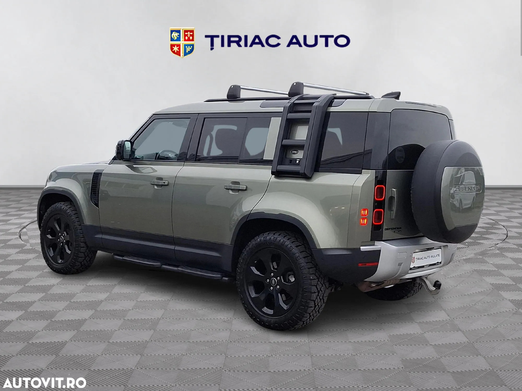 Land Rover Defender 110 2.0L D240 SE - 3
