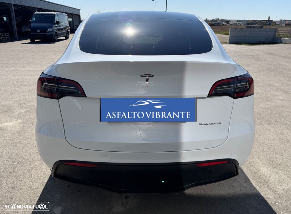 Tesla Model Y Long Range Dual Motor AWD - 6