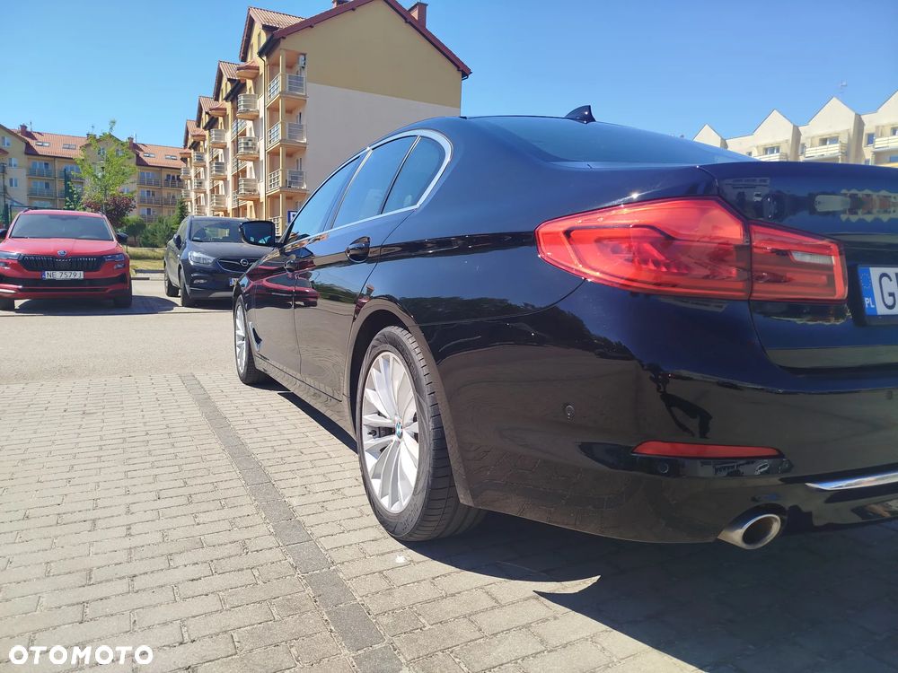 BMW Seria 5 518d Luxury Line - 16