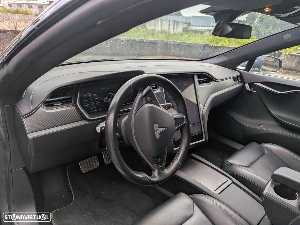 Tesla Model S Long Range - 12