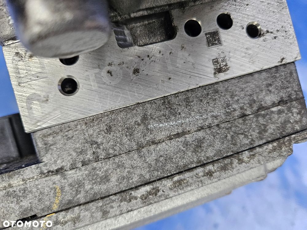 Toyota PRIUS III 09-15 pompa STEROWNIK ABS RB - 6