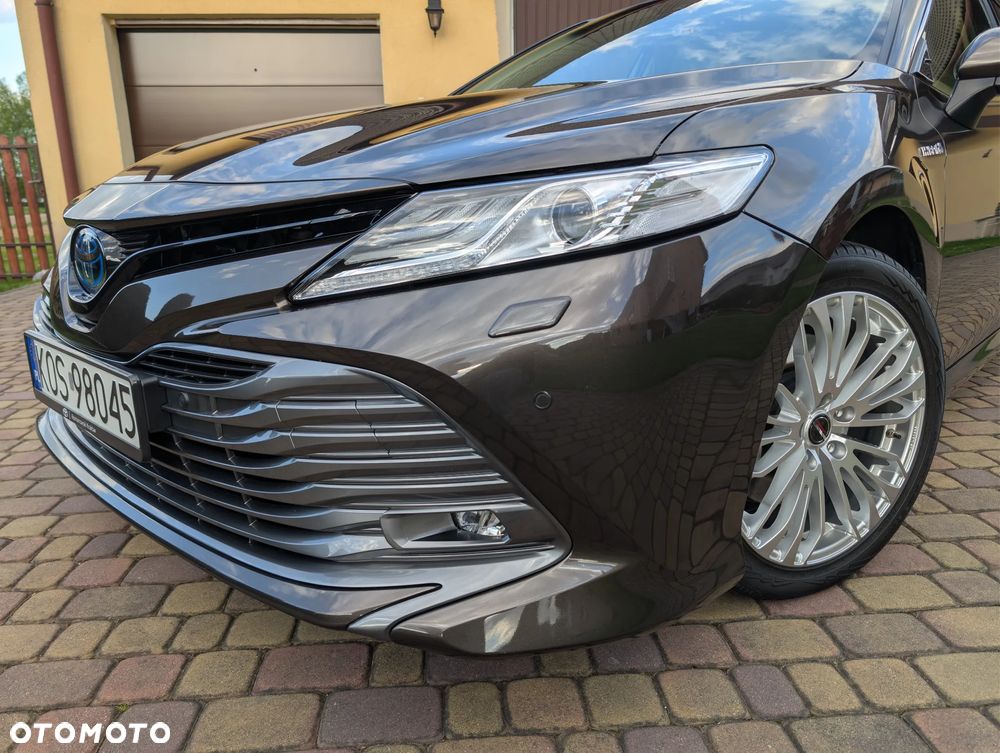 Toyota Camry 2.5 Hybrid Executive CVT - 2