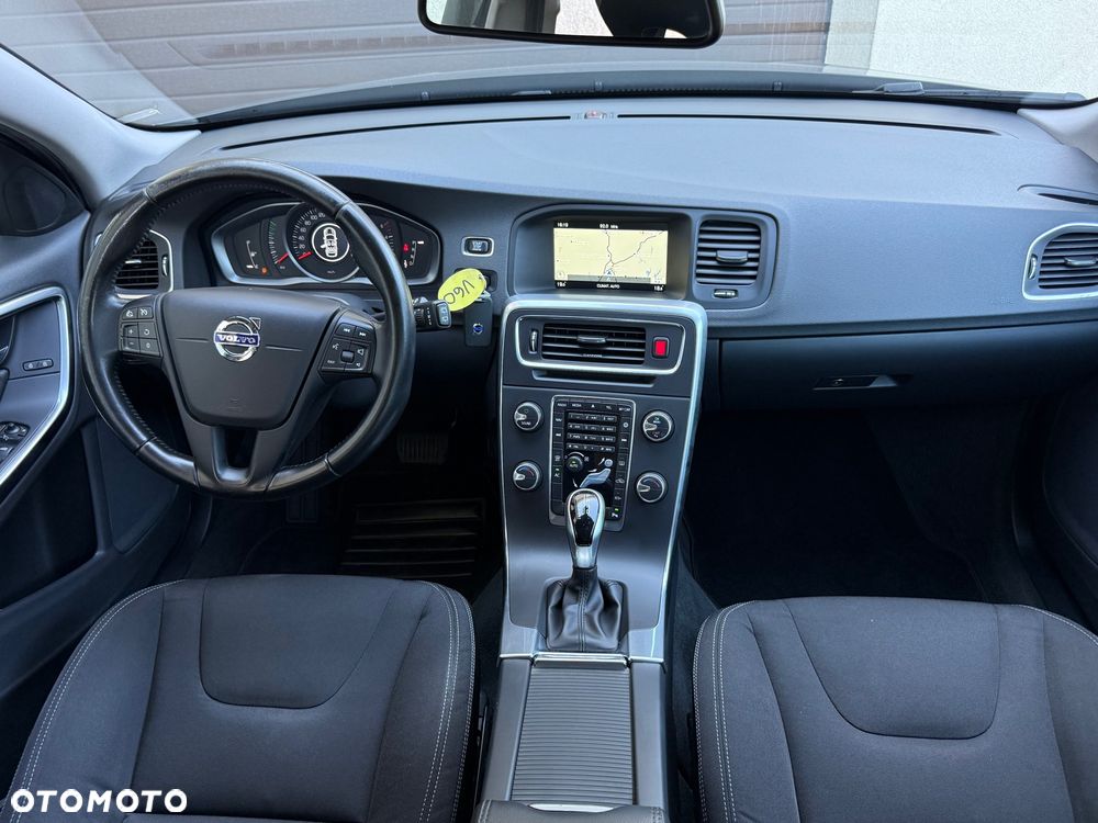 Volvo V60 D2 Drive-E Momentum - 2