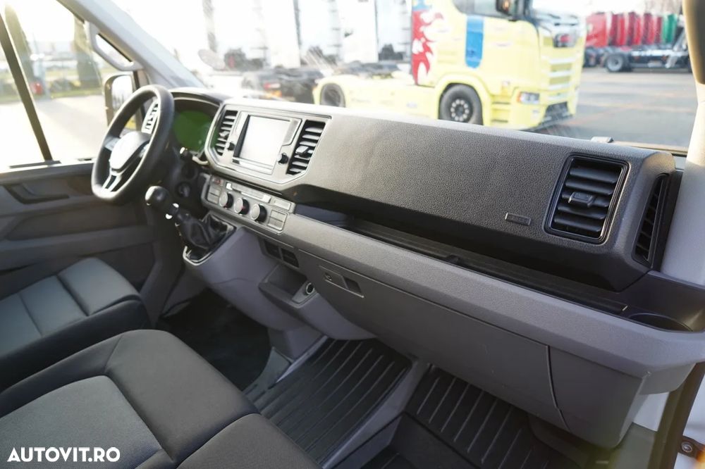 Volkswagen CRAFTER / CONTAINER / LIFT / 2019 / DUBLU / 3 LOCURI / - 32