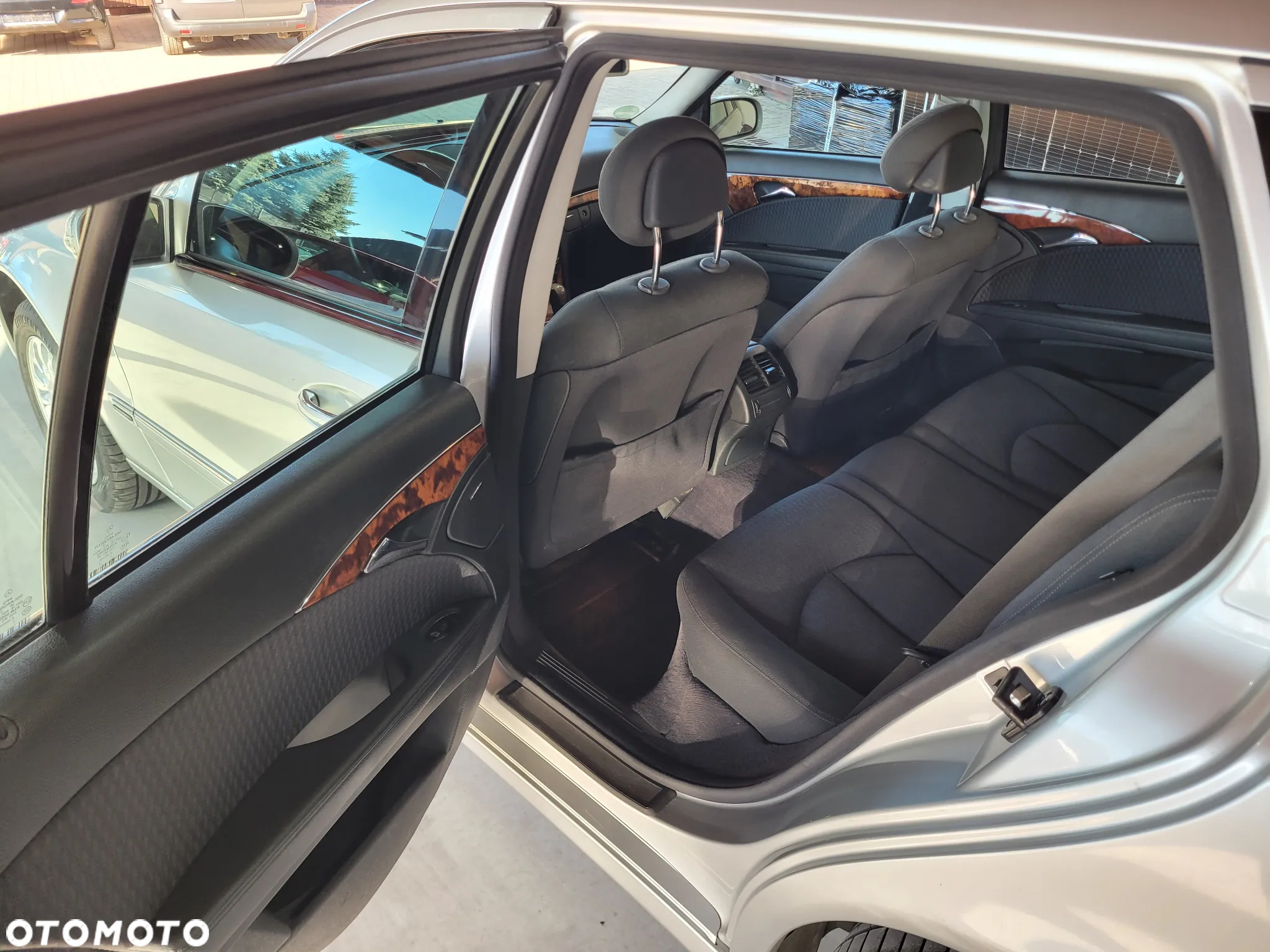 Mercedes-Benz Klasa E 200 T Kompressor Automatik Elegance - 12