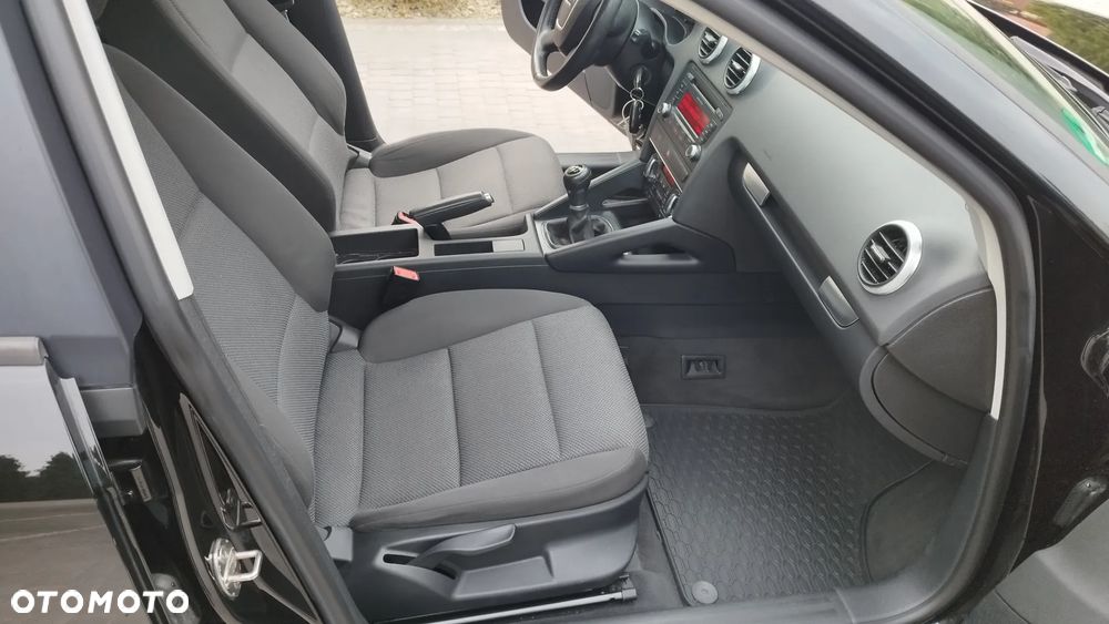 Audi A3 Sportback 1.6 Ambiente - 21