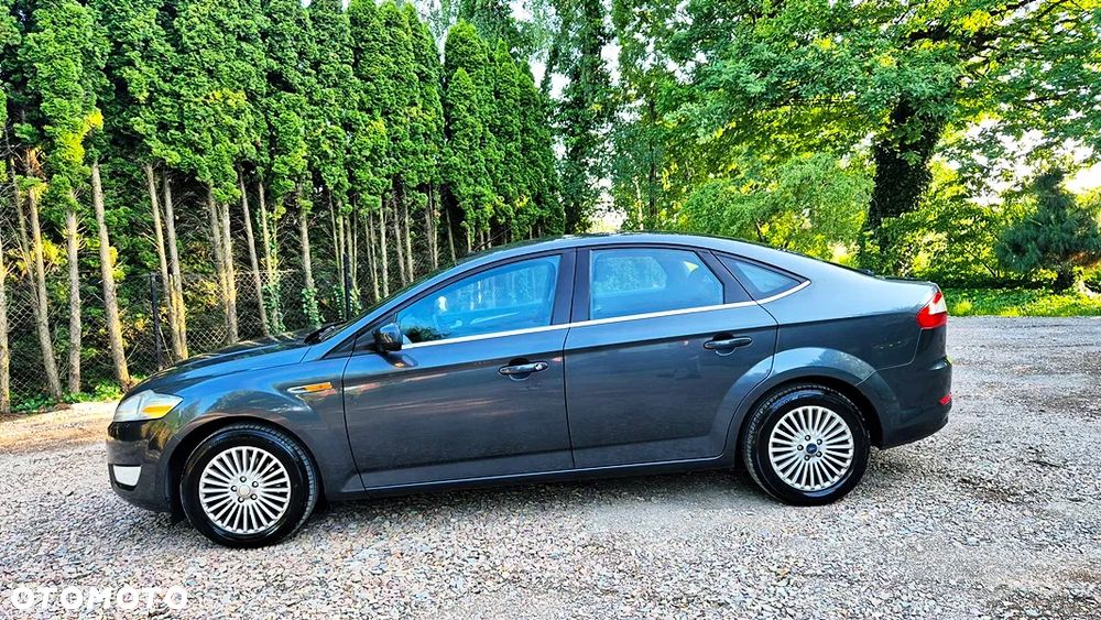Ford Mondeo 2.0 Ghia X100 / X - 25