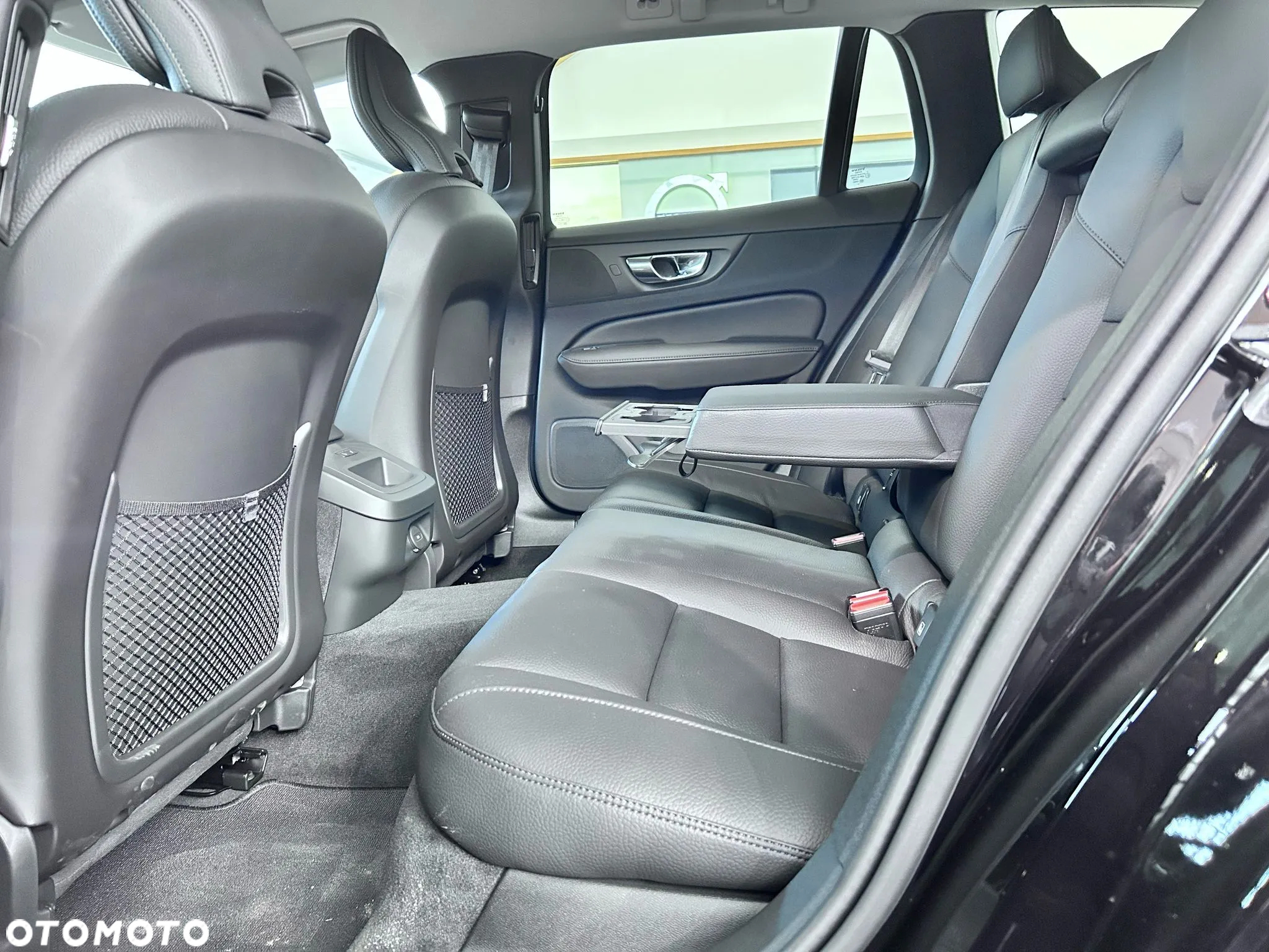 Volvo V60 B4 B Plus Dark - 13