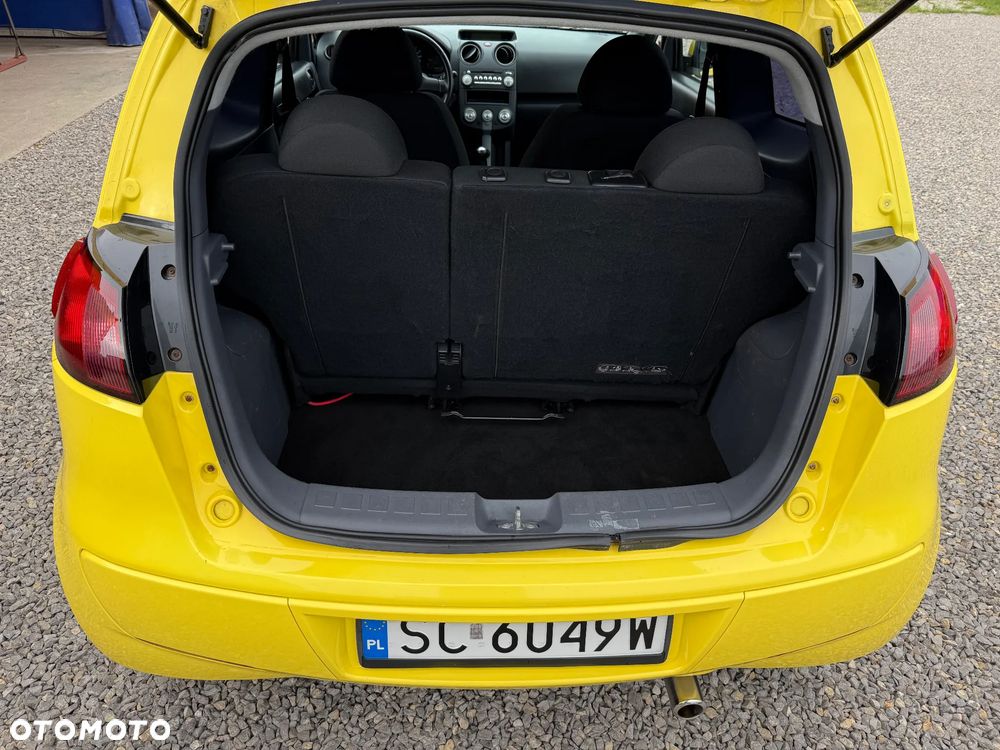 Mitsubishi Colt - 8