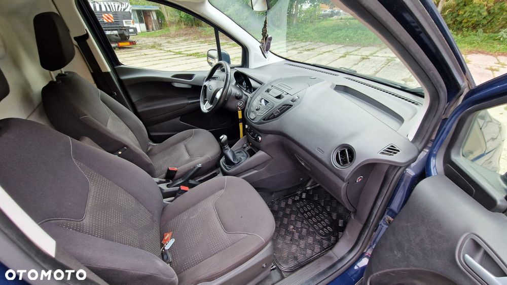 Ford Transit Courier - 20
