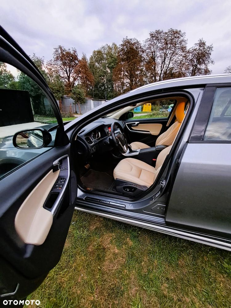 Volvo V60 Cross Country T5 AWD Summum - 26