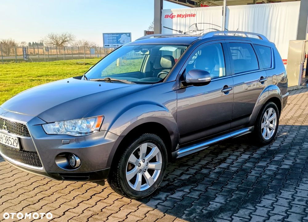 Mitsubishi Outlander - 3