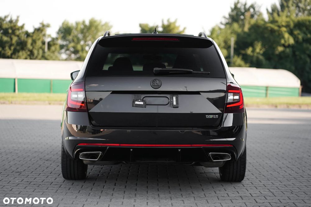 Skoda Octavia 2.0 TSI RS Challenge 245 DSG - 12