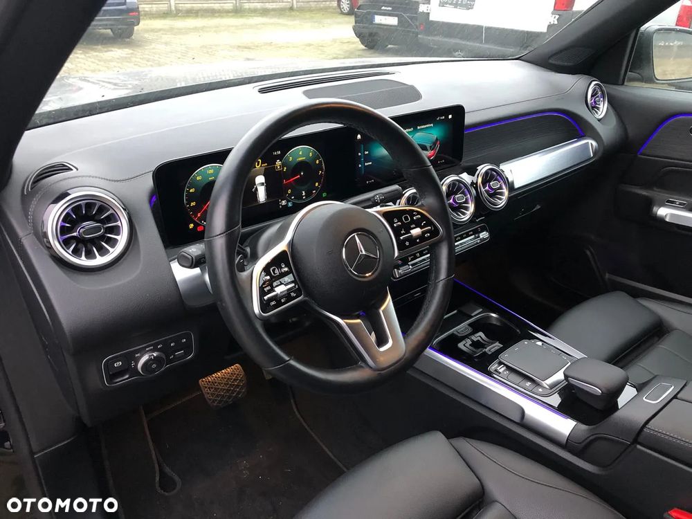 Mercedes-Benz GLB - 9