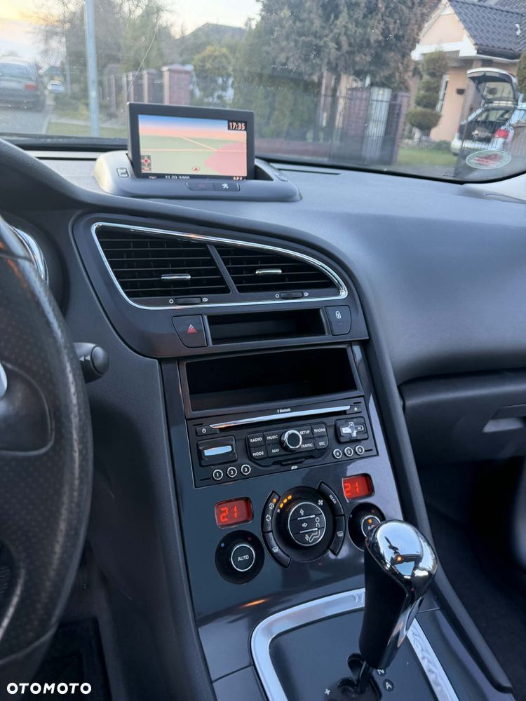 Peugeot 5008 1.6 HDi Premium - 14