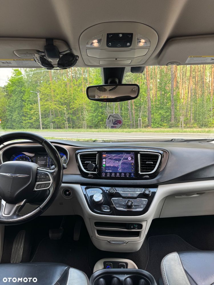 Chrysler Pacifica - 10