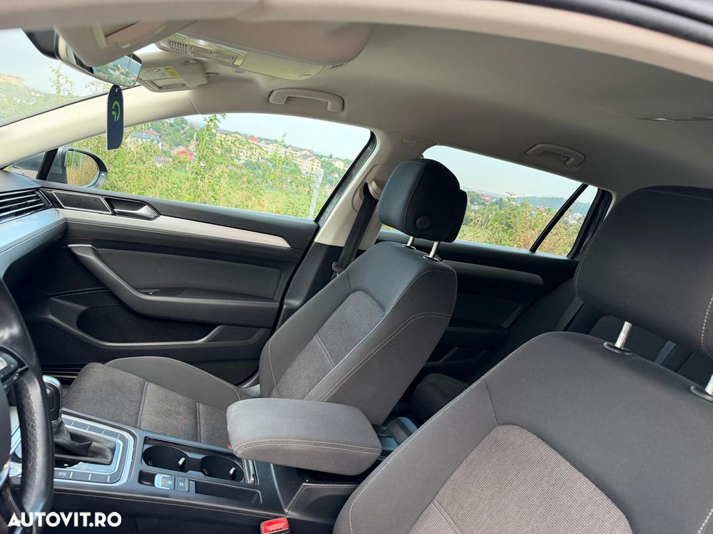 Volkswagen Passat 2.0 TDI DSG (BlueMotion Technology) Comfortline - 12
