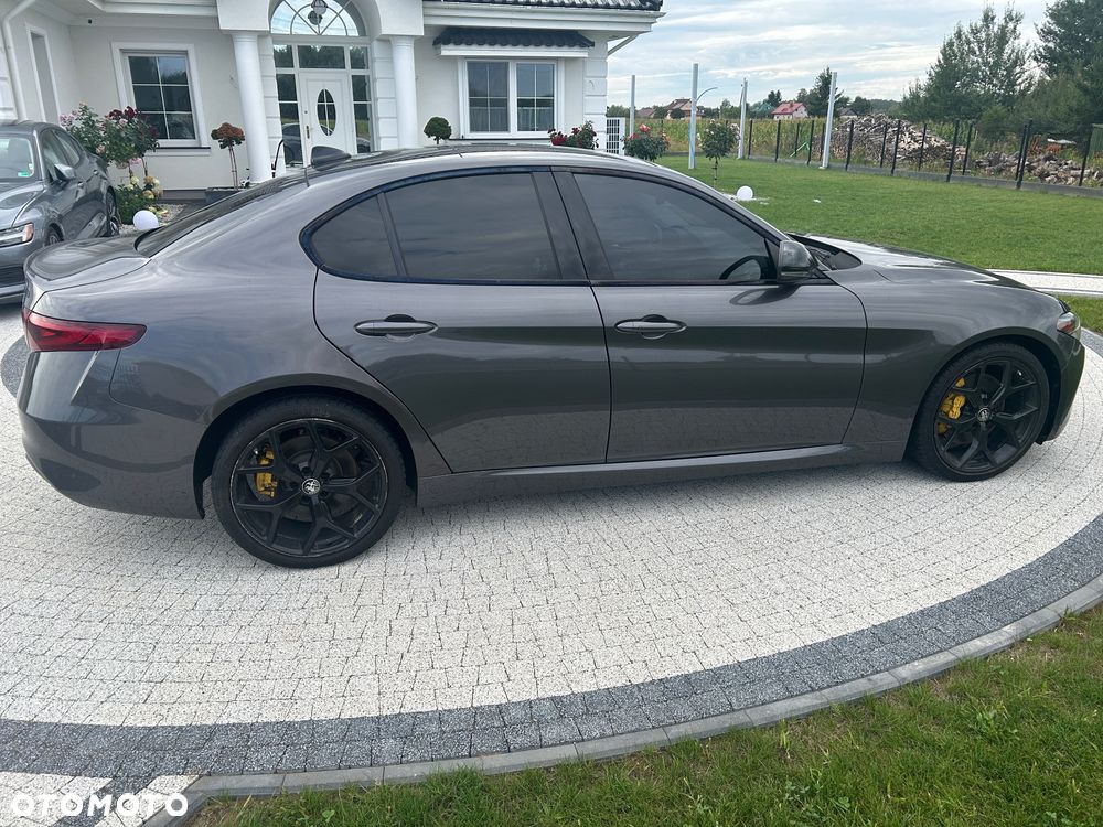 Alfa Romeo Giulia - 9