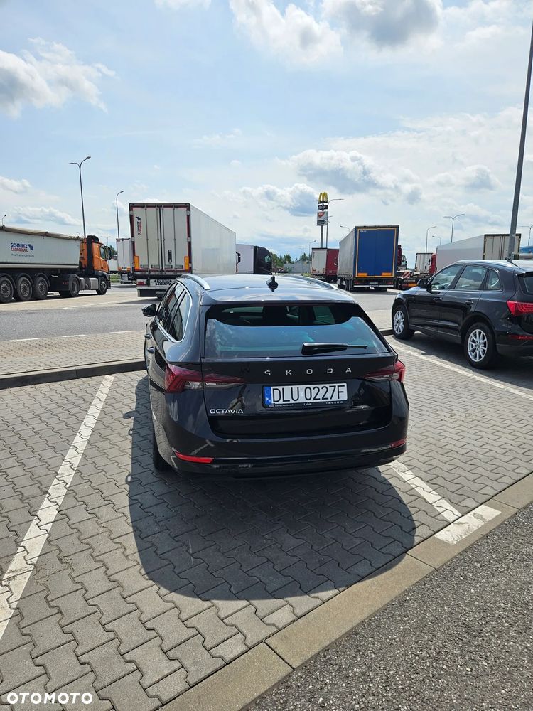 Skoda Octavia 2.0 TDI Style DSG - 9