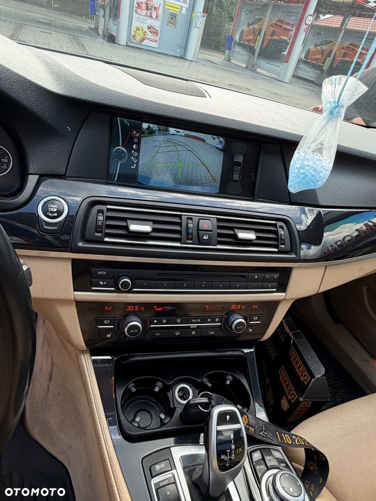 BMW Seria 5 525d - 12