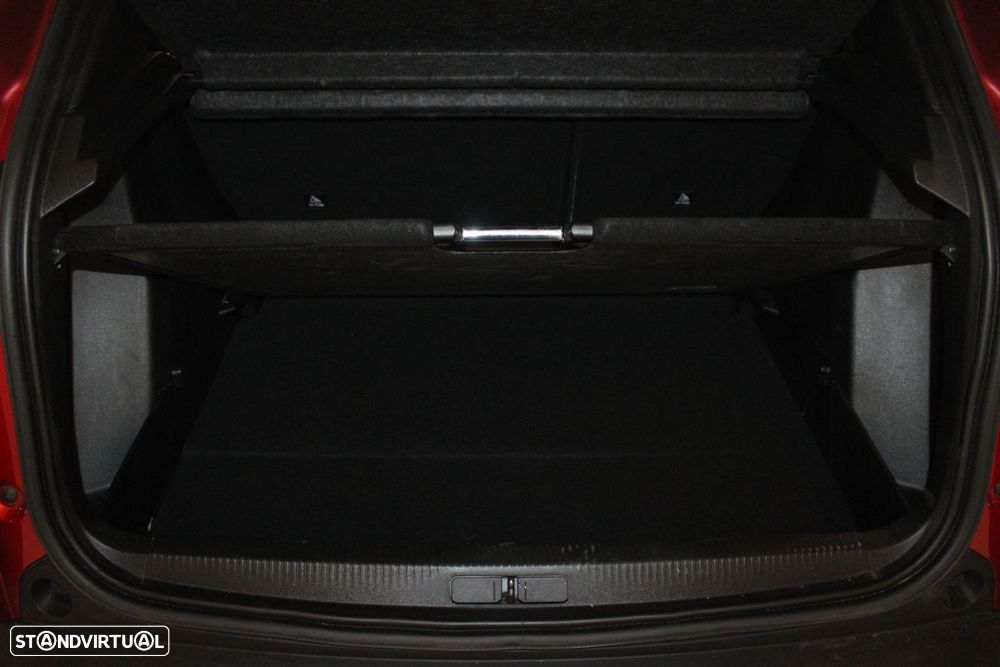 Peugeot e-2008 54 kWh Allure - 36