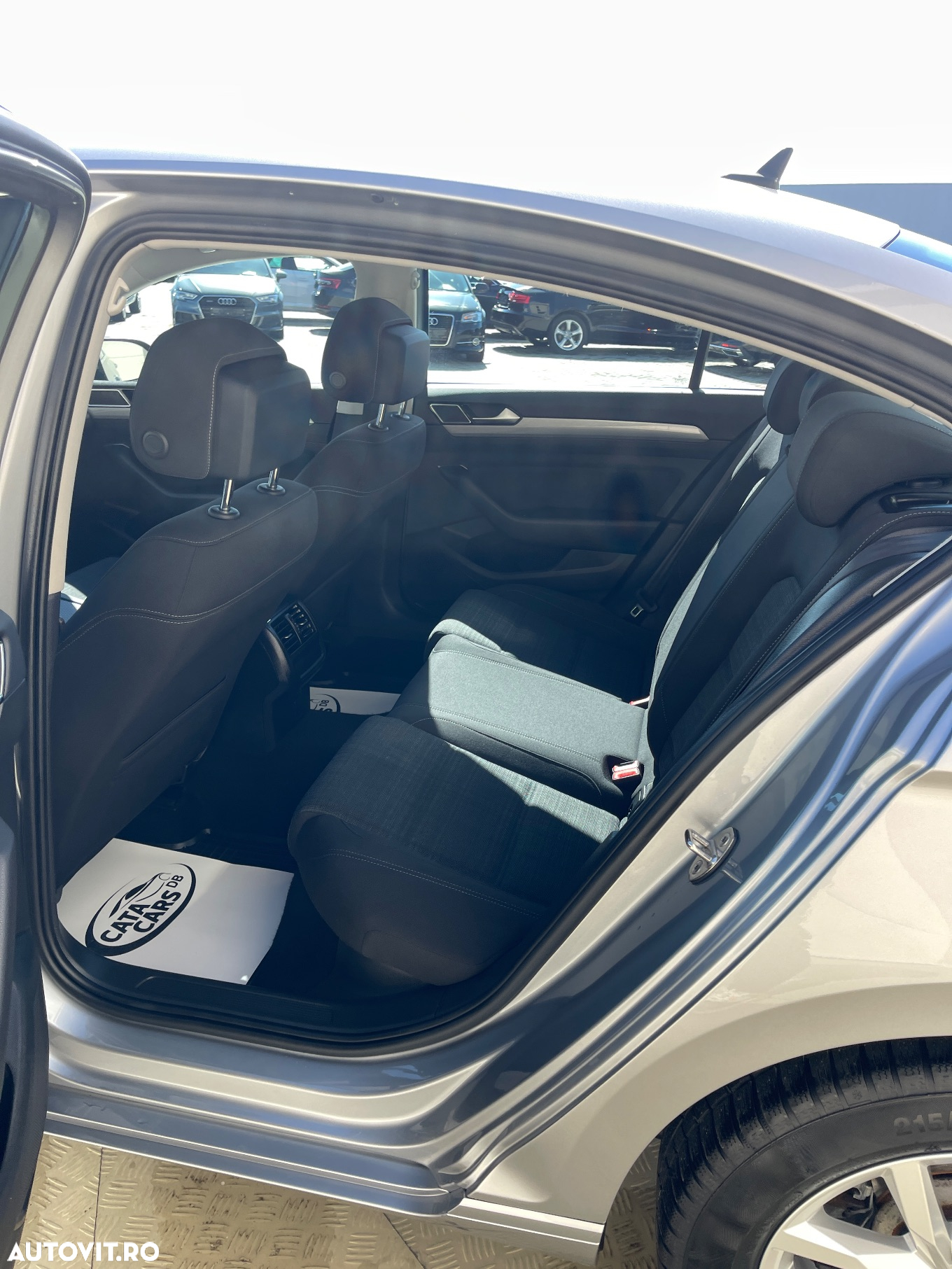 Volkswagen Passat - 27