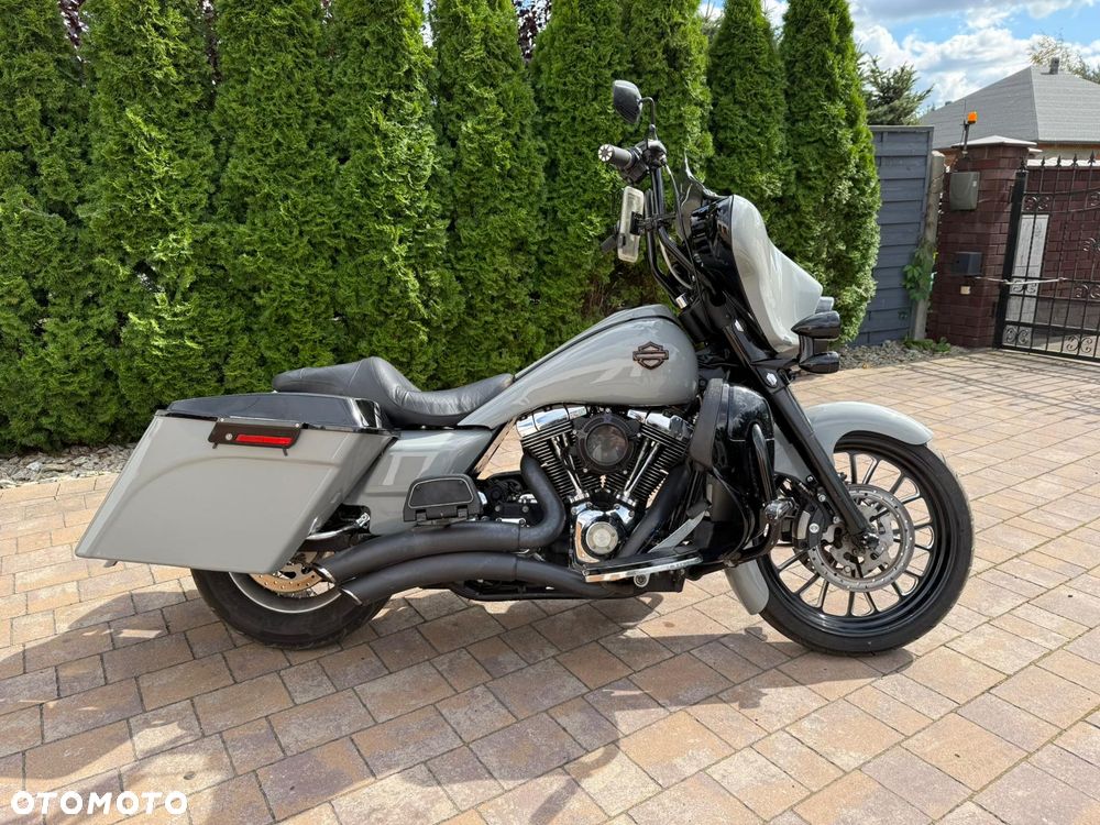 Harley-Davidson FLH Electra Glide - 8