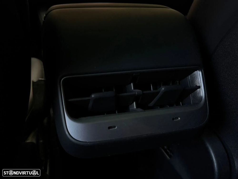 Tesla Model Y Long Range Dual Motor AWD - 15