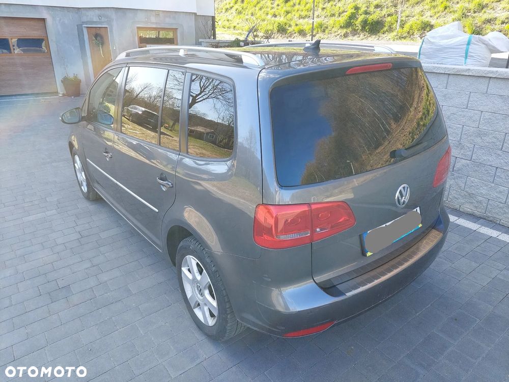 Volkswagen Touran 2.0 TDI Highline DSG - 10