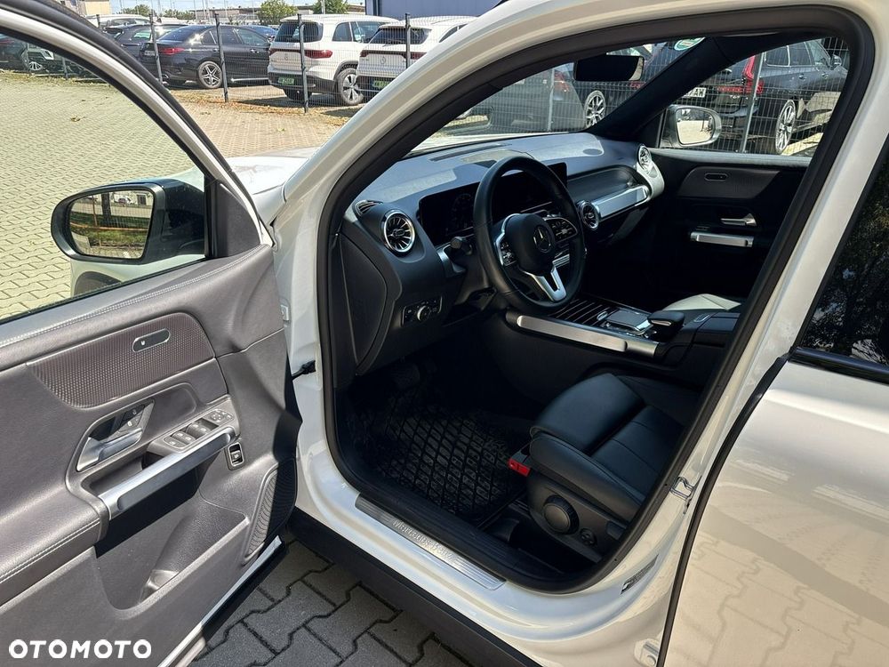 Mercedes-Benz GLB 250 4-Matic 8G-DCT - 12