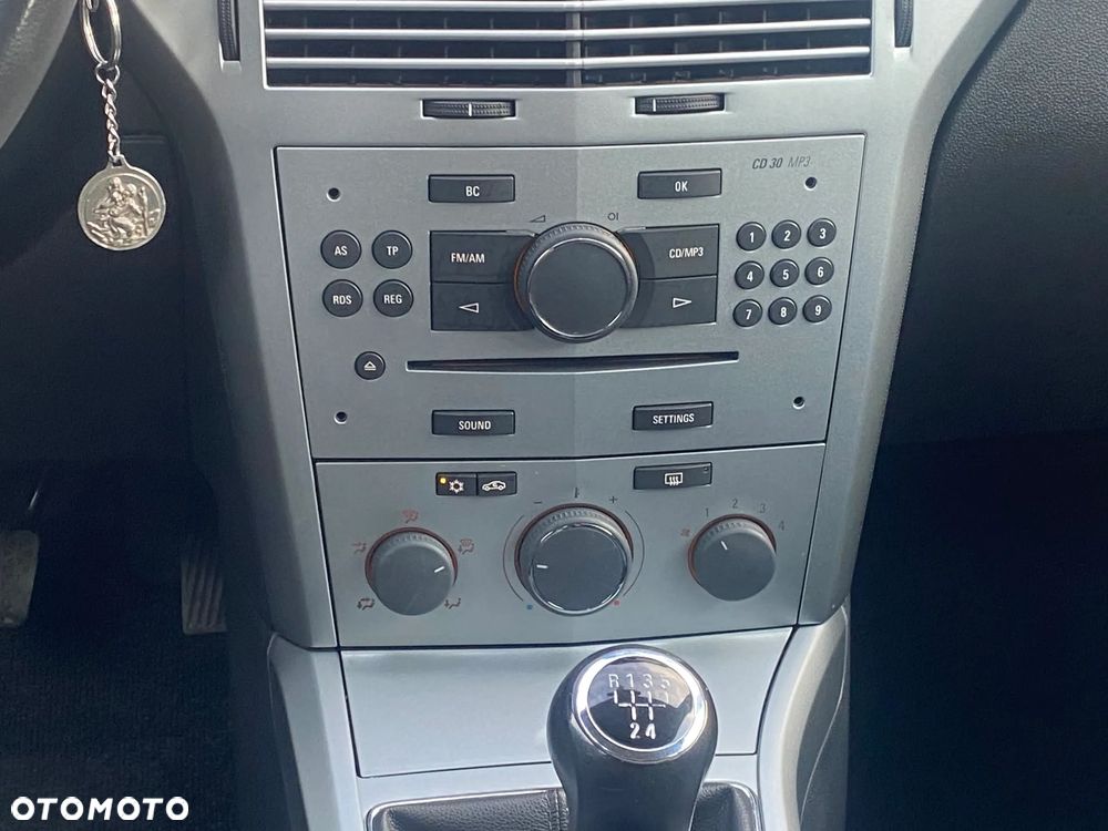 Opel Astra 1.4 Enjoy - 28