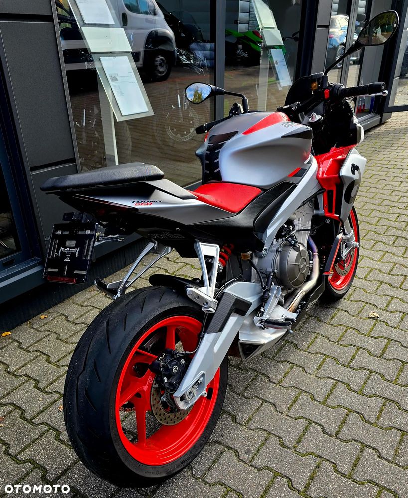 Aprilia Tuono - 11