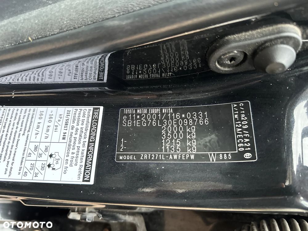 Toyota Avensis 1.8 Premium EU5 - 19