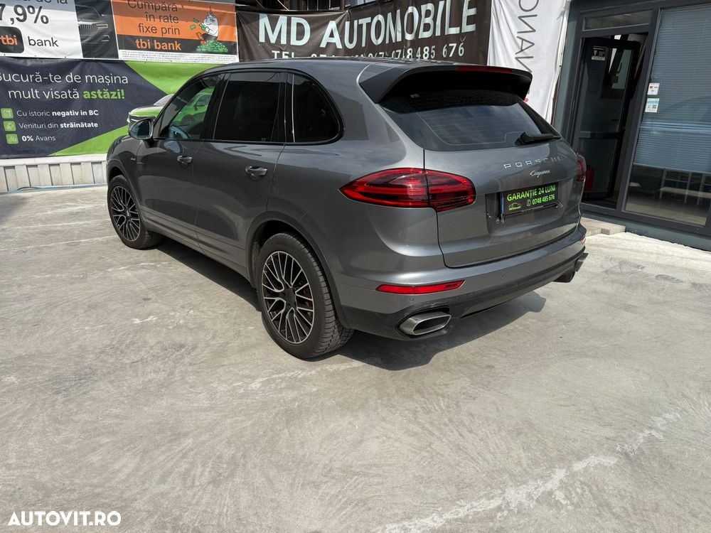 Porsche Cayenne - 24