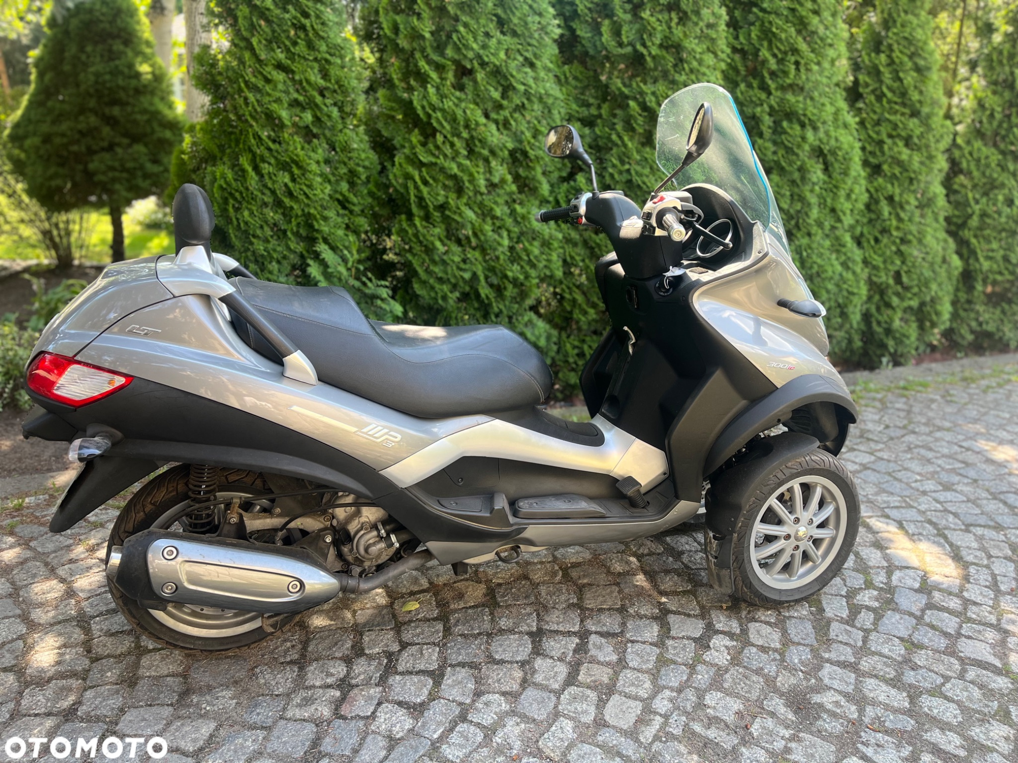 Piaggio MP-3 - 5
