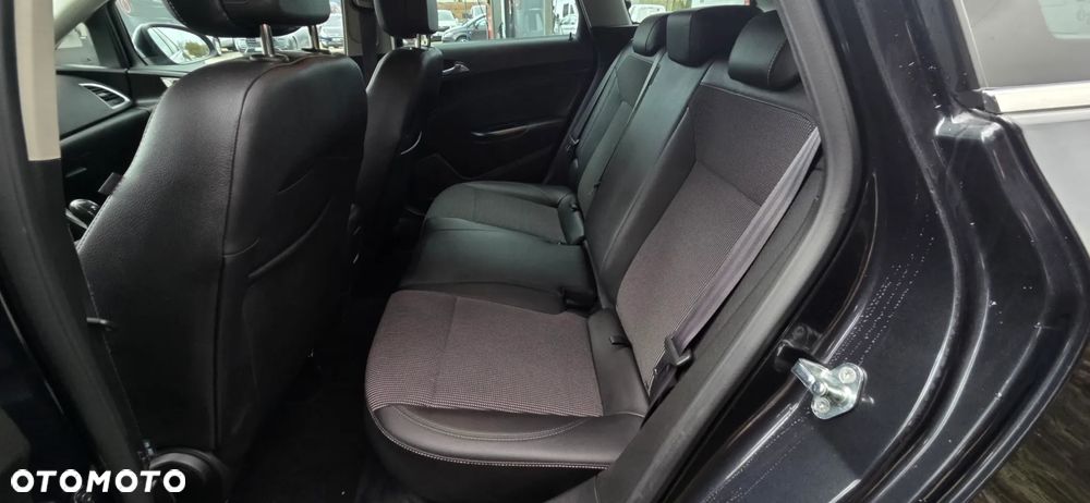 Opel Astra 1.7 CDTI DPF Exklusiv - 31