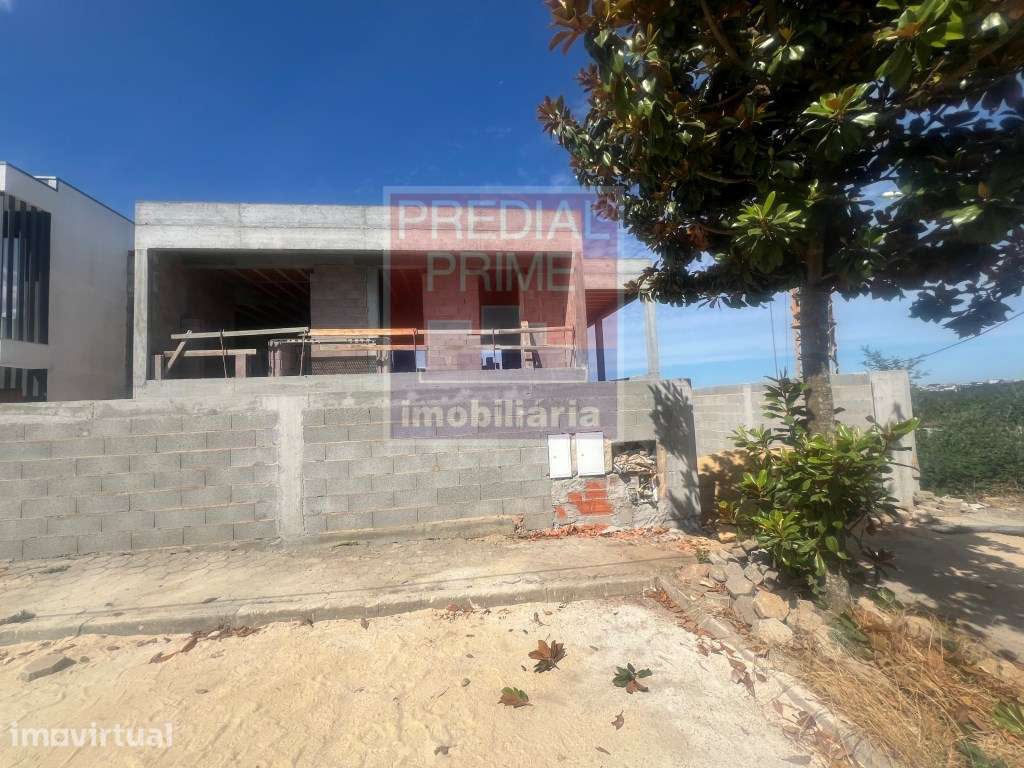 MORADIA GEMINADA EM OLIVEIRA DE AZEMEIS - Grande imagem: 4/10