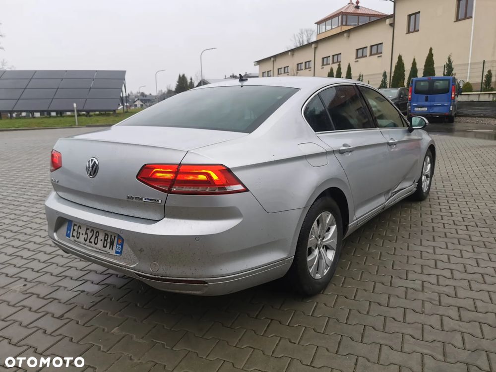 Volkswagen Passat 2.0 TDI (BlueMotion Technology) DSG Comfortline - 11