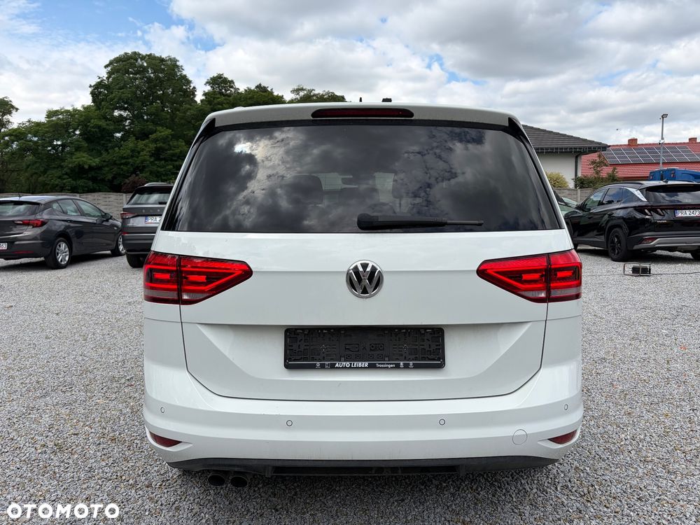 Volkswagen Touran 2.0 TDI SCR DSG UNITED - 8