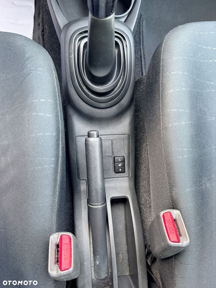 Toyota Yaris 1.3 Luna Hit - 11