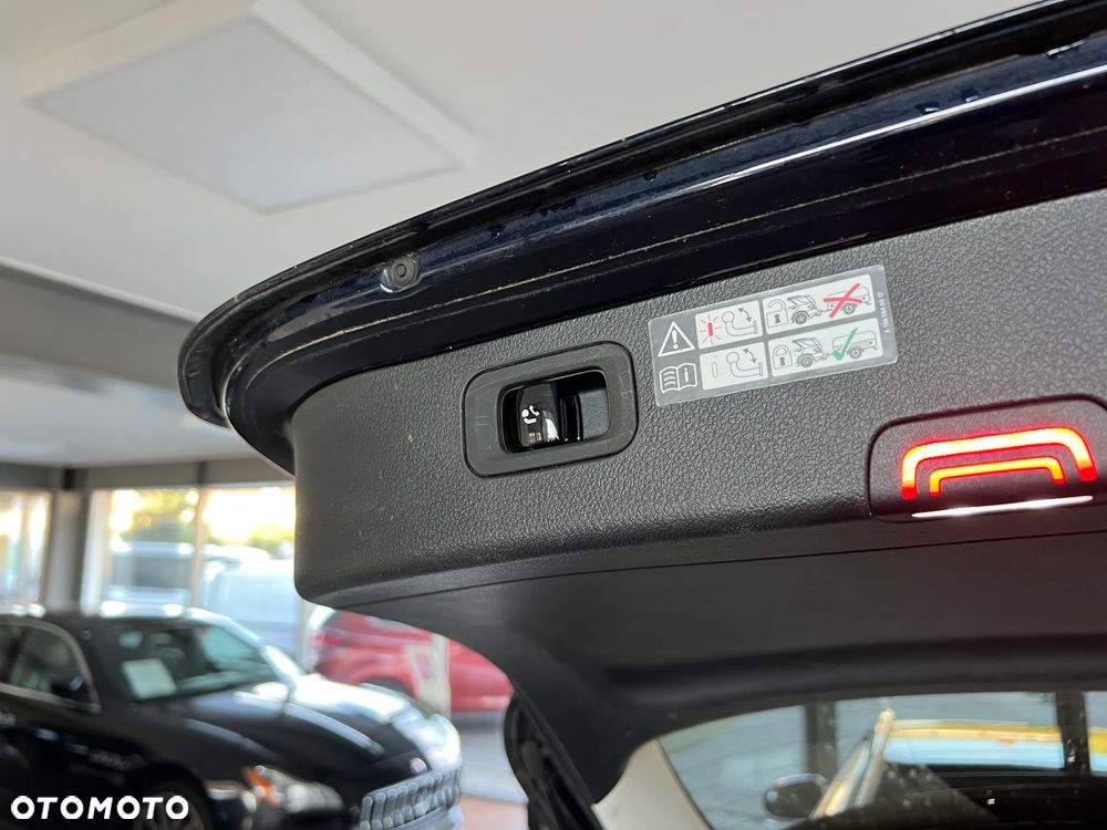 Mercedes-Benz Klasa C 220 d 4MATIC 9G-TRONIC - 16