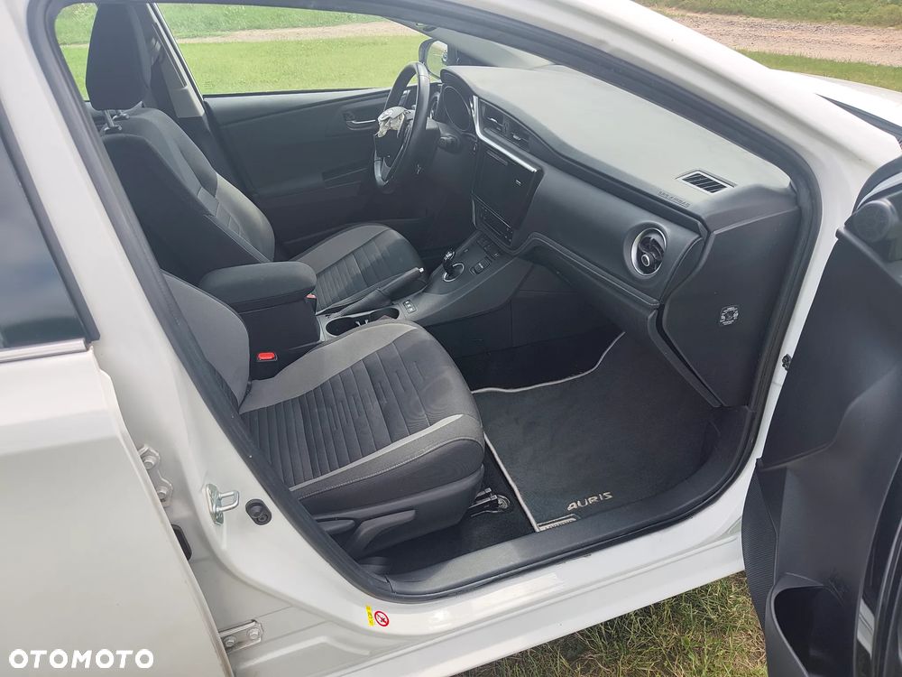 Toyota Auris - 10