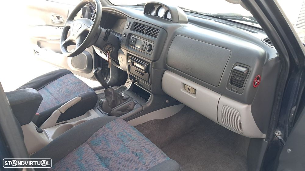 Mitsubishi Pajero Sport 2.5 TD GLS - 26