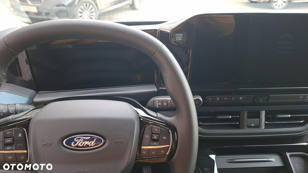 Ford Tourneo Custom - 10