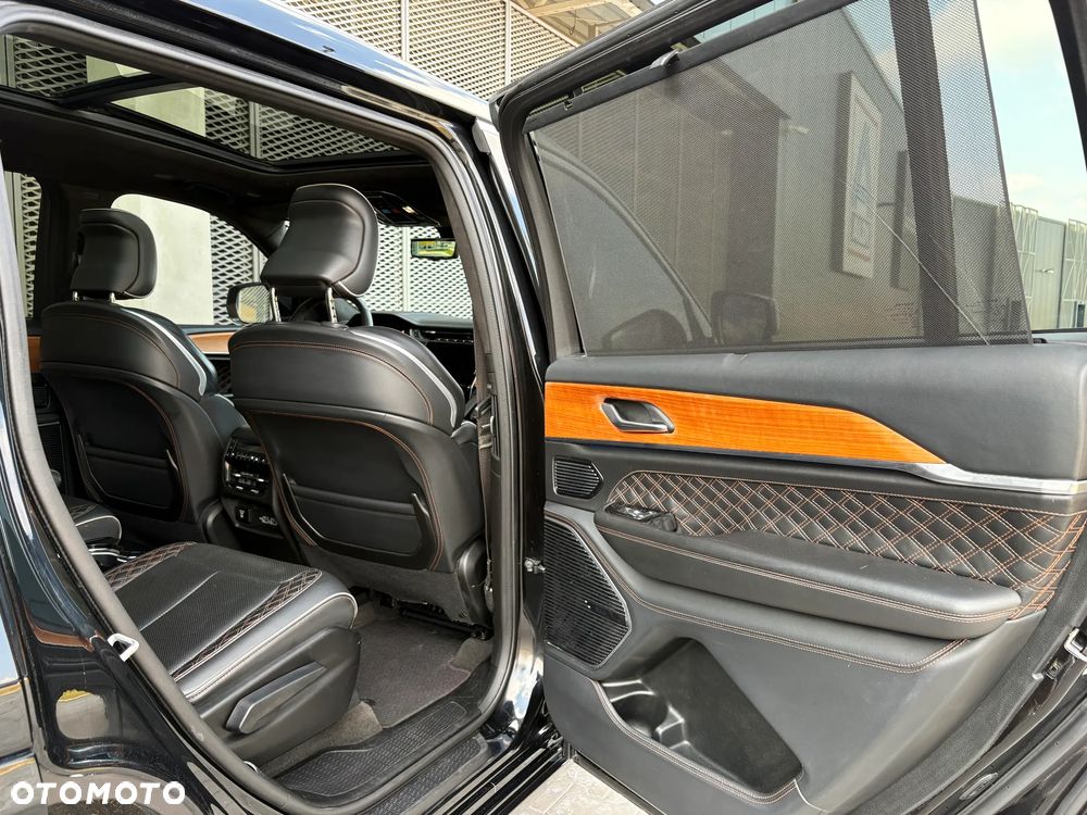 Jeep Grand Cherokee - 18