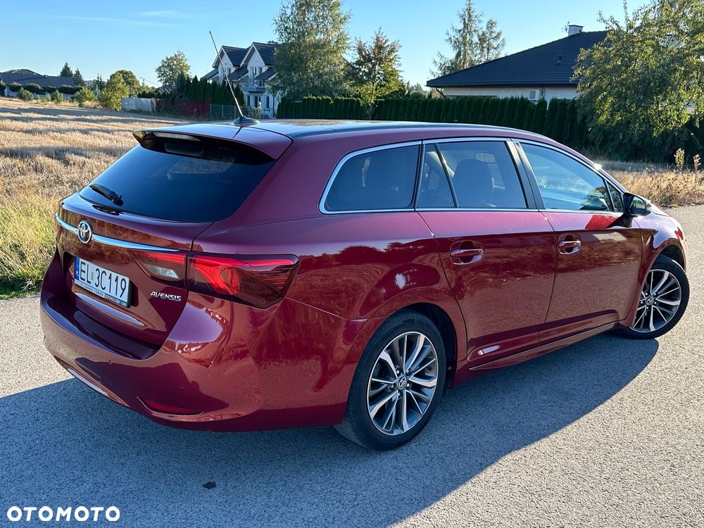 Toyota Avensis 2017 photo 2