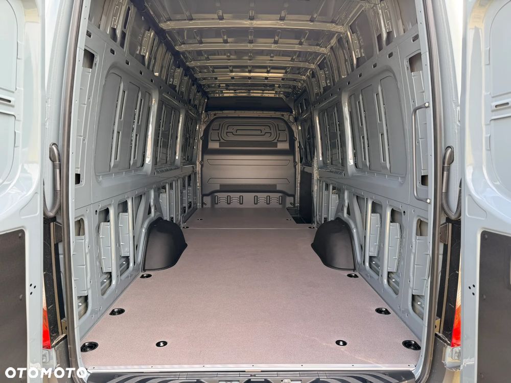 Mercedes-Benz Sprinter - 8