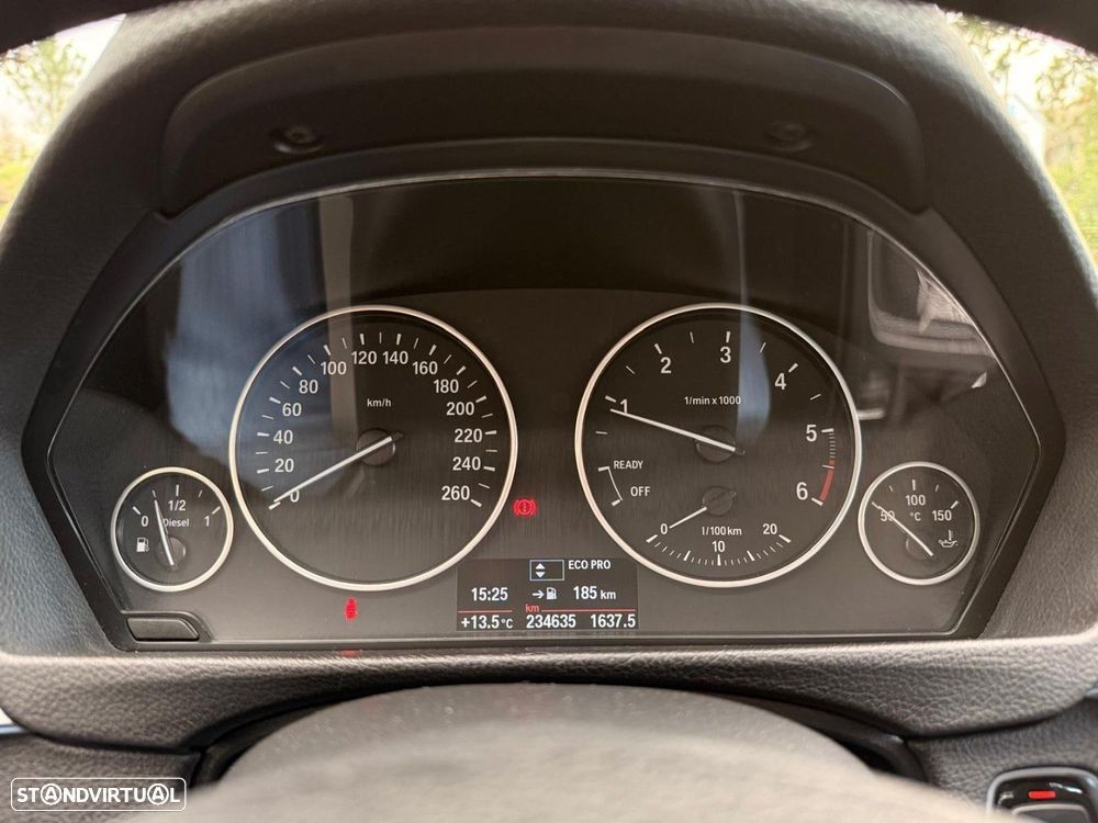 BMW 320 d Touring EfficientDynamics - 35